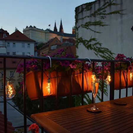 Apartman Mala Strana Prag Exteriör bild