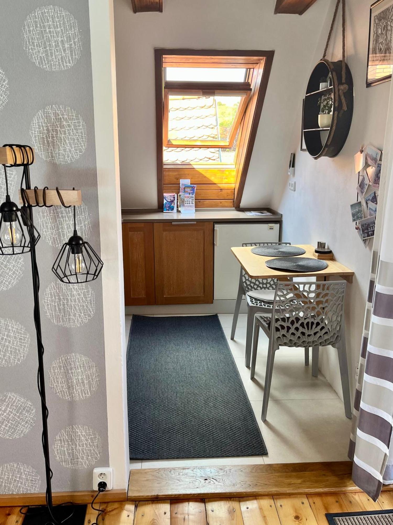 Apartman Mala Strana Prag Exteriör bild