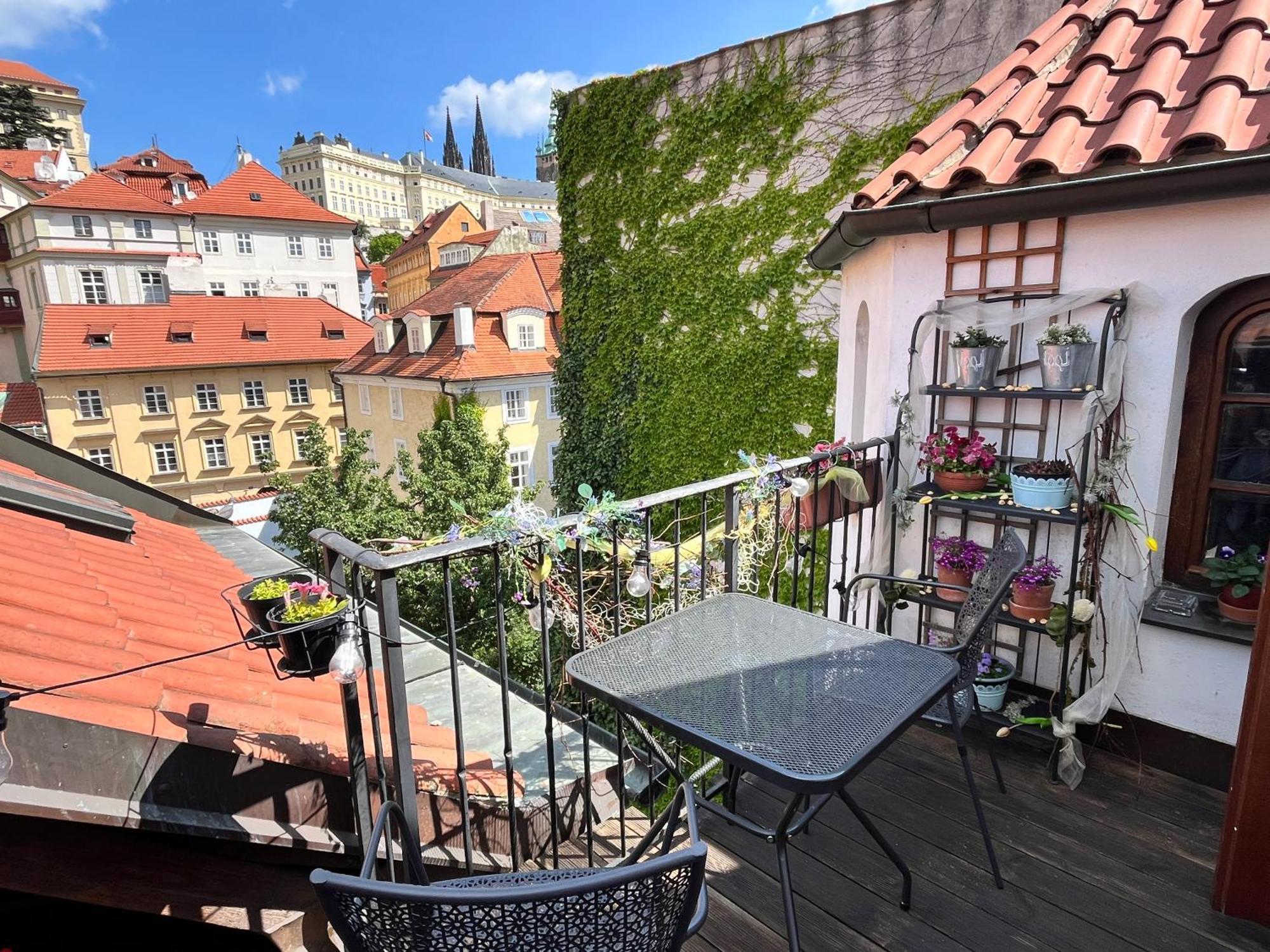 Apartman Mala Strana Prag Exteriör bild