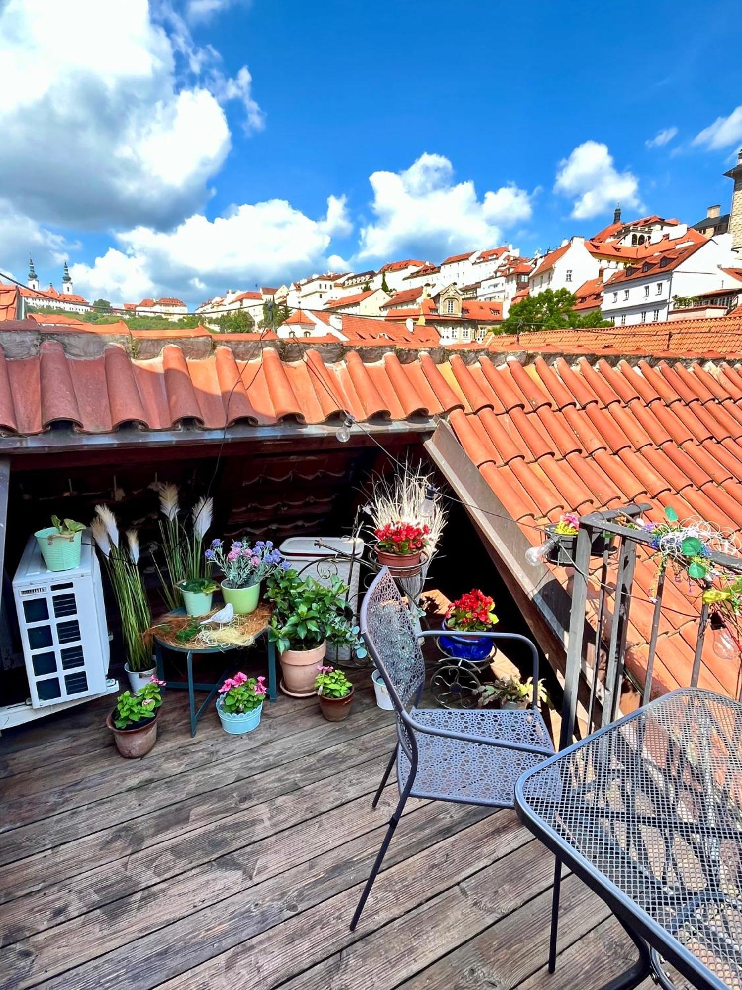 Apartman Mala Strana Prag Exteriör bild