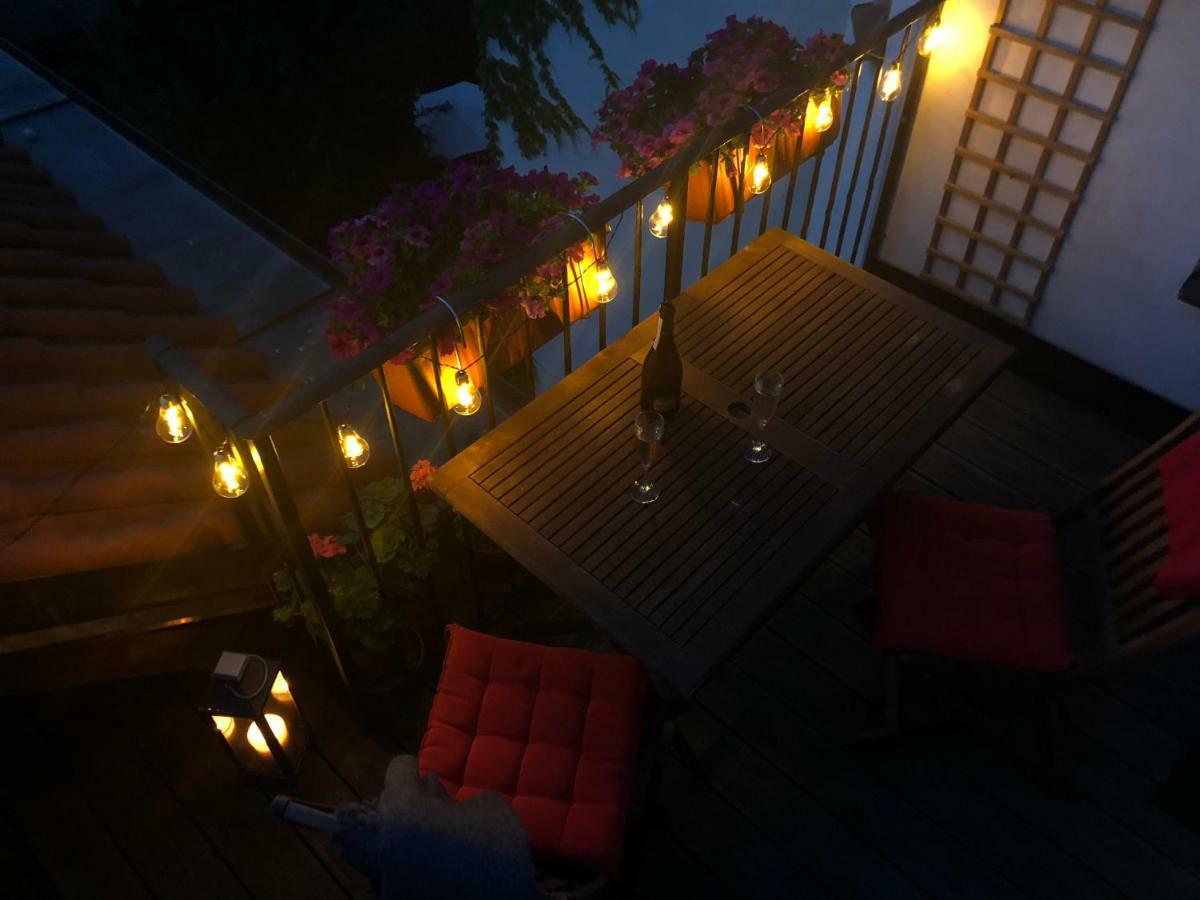 Apartman Mala Strana Prag Exteriör bild